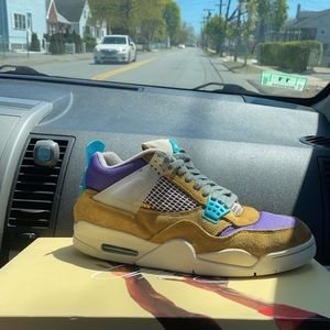 Jordan Union 4 Moss Size 10. Good condition slight creasing. New is 400